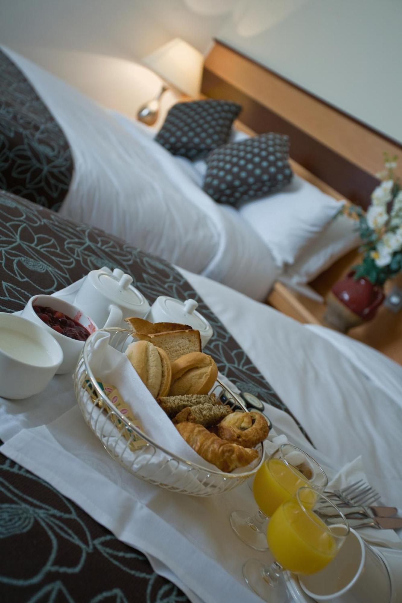 Ard Ri House Hotel Tuam Esterno foto